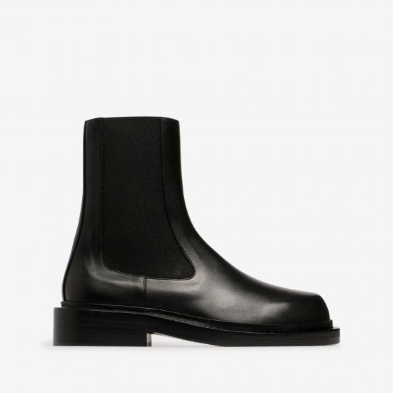 J15WU0077 P4942 001 BOOT 37½